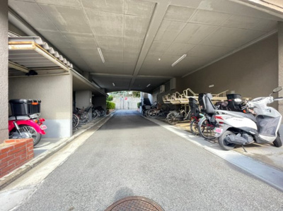 【駐車場】 | エバーグリーングランド曽根　B館