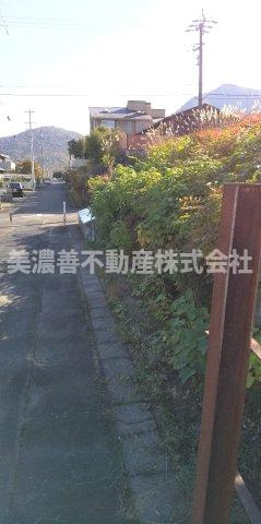 ５７８６３　岐阜市日野北土地の前面道路含む現地写真