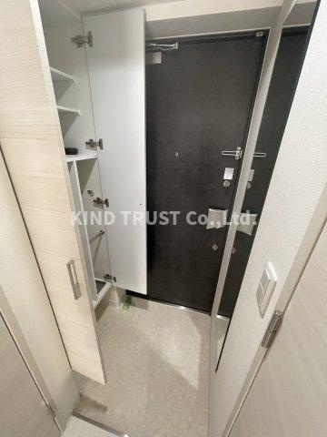 ミラージュパレス新梅田RIOの玄関|明るい玄関です