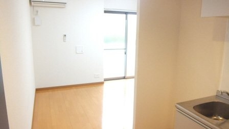 リブリ・グランディスの居間・リビング|オートロック付きです。