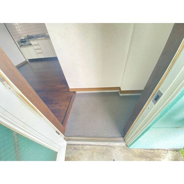 エブリワン西棟の玄関