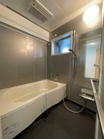 レジデンスシンコーの浴室|浴室乾燥暖房機付きのバスルーム