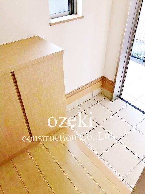 Kolet越谷大袋の玄関