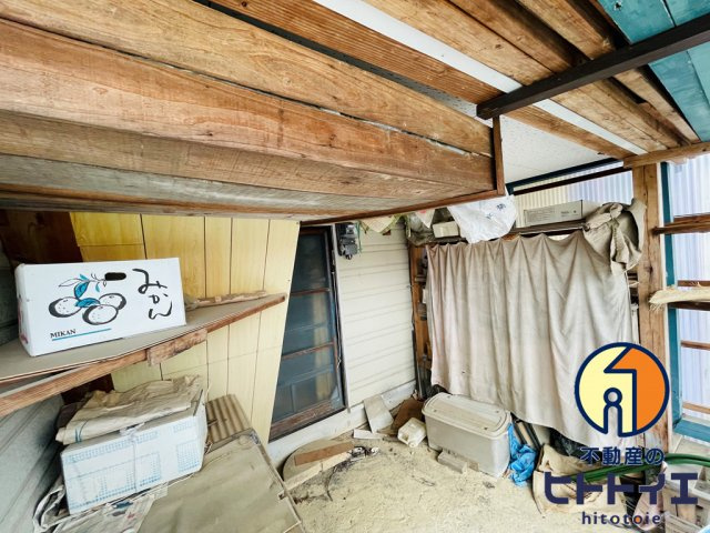 忠見中古住宅の前面道路含む現地写真
