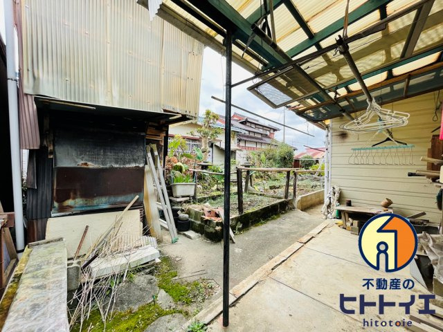 忠見中古住宅の前面道路含む現地写真