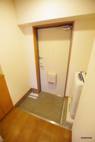 エテルノヨシダ　仲介手数料無料の玄関