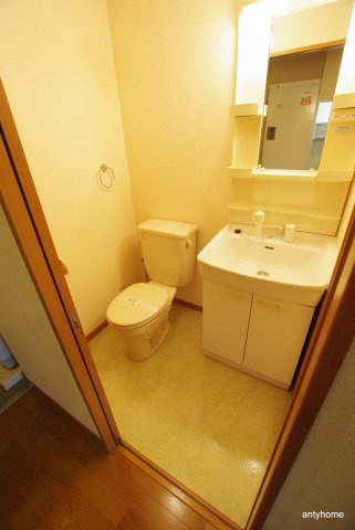 エテルノヨシダ　仲介手数料無料の洗面所
