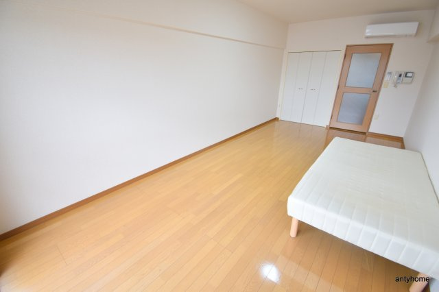 ユニコート　仲介手数料無料の洋室