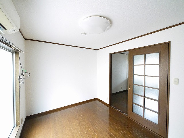 アメニティ新大宮の寝室|使い勝手のいい寝室です