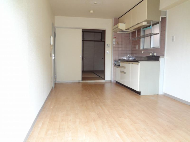 【居間・リビング】 | レスカール鵜の森 | ※同建物同型別のお部屋