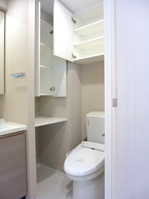 ParkAxis新御徒町Eastのトイレ|温水洗浄便座です