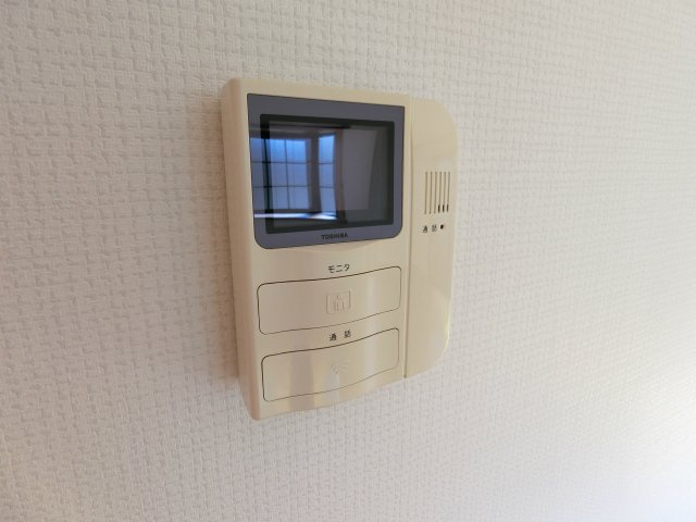 クローバー岡のセキュリティ|モニター付きインターホン