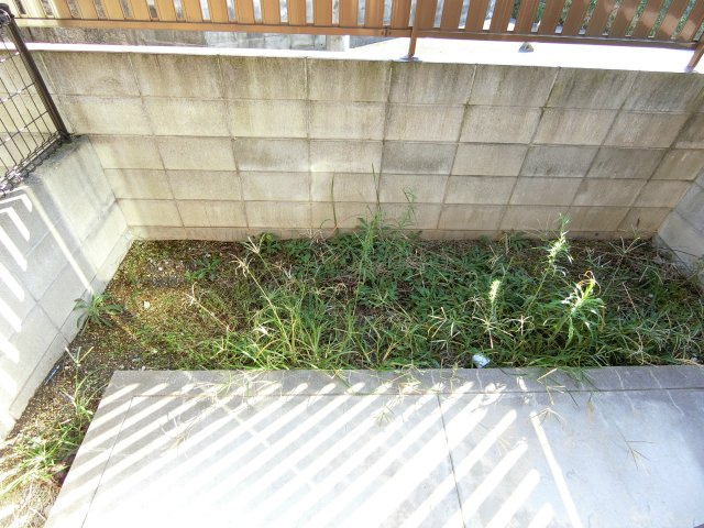 クローバー岡の庭|お庭でゆったりと過ごせます