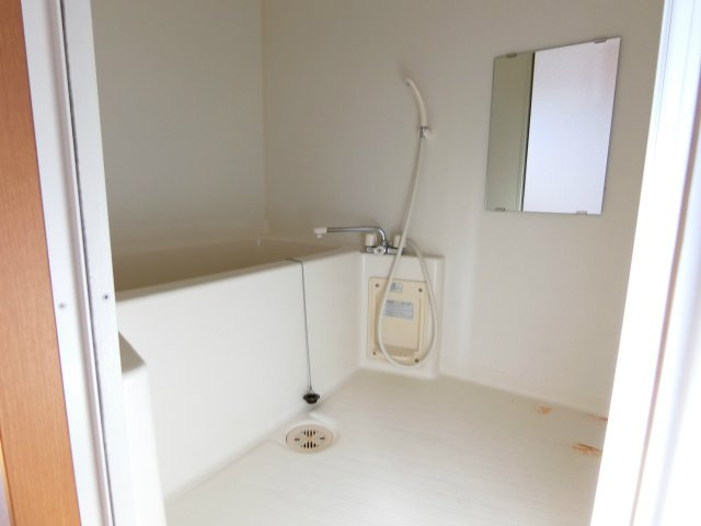 クローバー岡の浴室|ゆったり過ごせるお風呂です