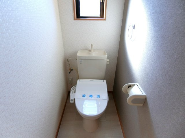 クローバー岡のトイレ|コンパクトで使いやすいトイレです