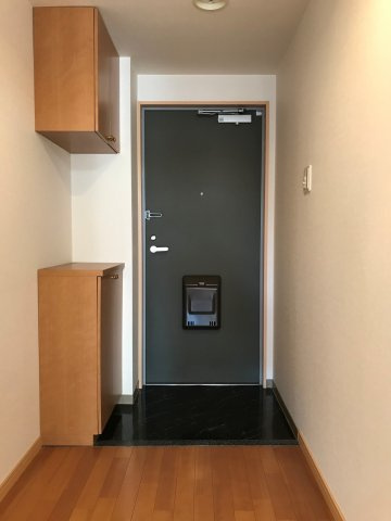エグゼ八木北の玄関|シューズボックス付きの玄関