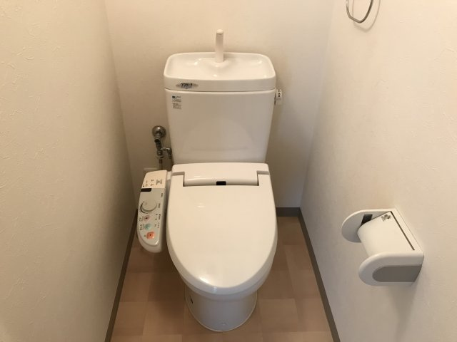 エグゼ八木北のトイレ|温水洗浄機能付きトイレ