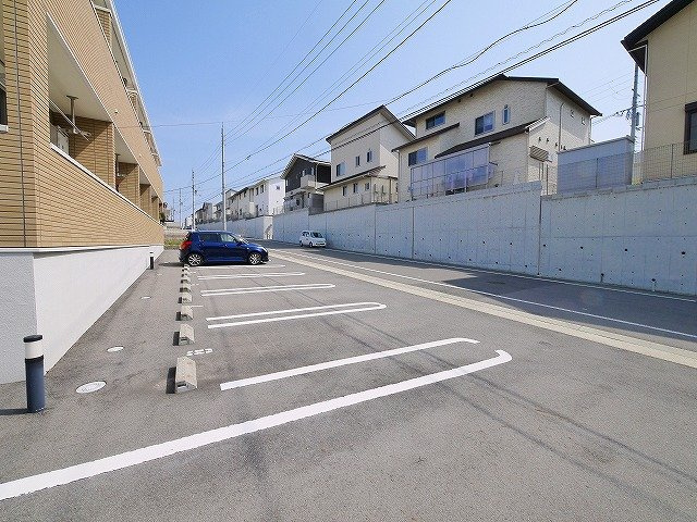 ラ・ルーチェの駐車場