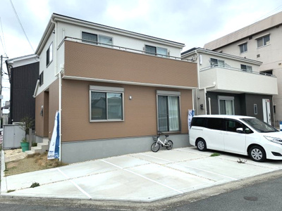 【外観】 | 明石市岬町　築浅中古戸建 | 超築浅物件♪駐車スペース５台分！！住宅性能評価・耐震等級最高等級３取得物件♪