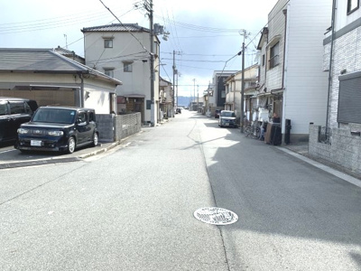 【前面道路含む現地写真】 | 明石市岬町　築浅中古戸建 | 西側も８メートルでゆったりとした前面道路（角地）♪