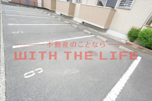 シンシア【10，000円キャッシュバック対象物件】の駐車場|カースペースがあります