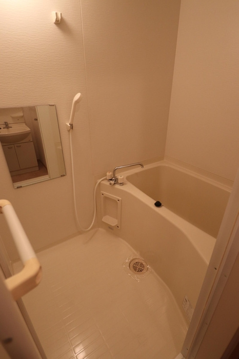 マーサジュネスⅡの浴室|きれいなお風呂です