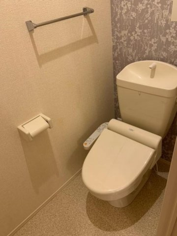 オリーヴァ東櫛原A棟のトイレ|ゆったりとした空間のトイレです