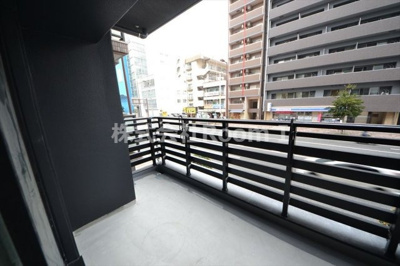 【バルコニー】 | アプリーレ大阪城北 | 暖かな日差しのふりそそぐバルコニー