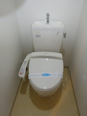 【トイレ】 | パークフラッツ江坂 | シャワートイレです