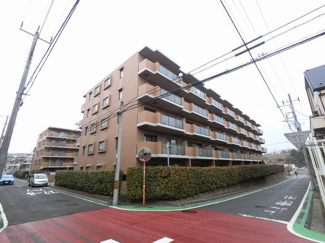 【外観】 | 総戸数７９戸、平成１２年２月築、管理人は日勤勤務につき管理体制良好です♪