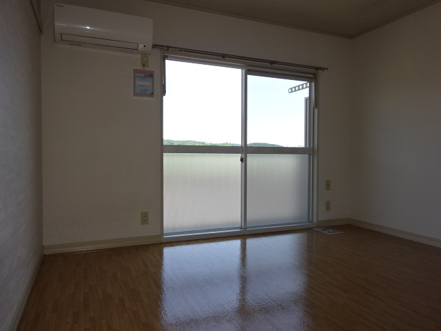 コーポアリメントの居間・リビング