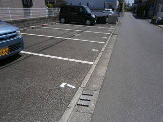 【駐車場】