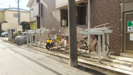 サンイング西船の外観|駐輪場付き。