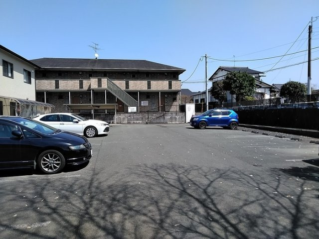 クローバーハイツの駐車場