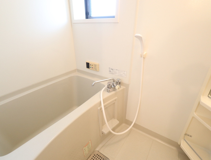 クローバーハイツの浴室