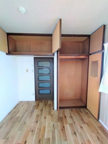 ロイヤルコーポ北中島の収納