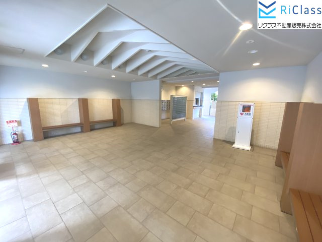 ルネ神戸北町Ⅱノースコート一番館のエントランス|毎日通るエントランスはこのようになっています