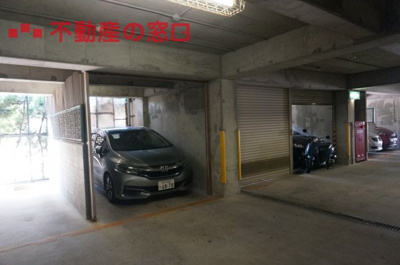 【駐車場】 | ドルミハイツ垂水B棟 | 車庫権利付！平面駐車場でラクラク♪
屋根付きで雨の日でも安心です。