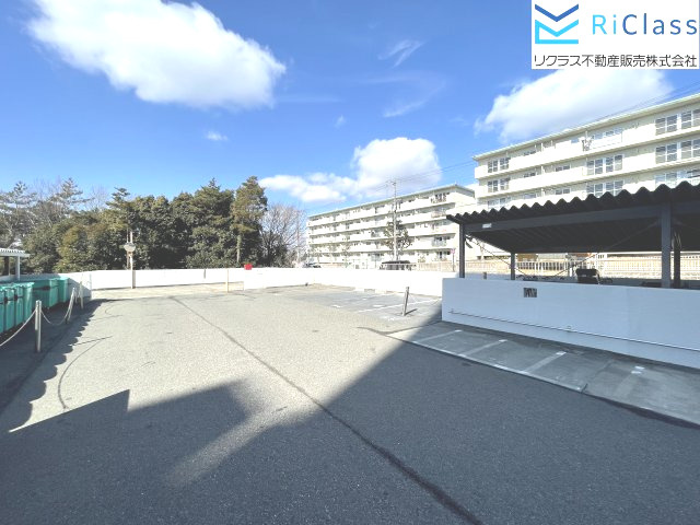 グランドパレス君影の駐車場