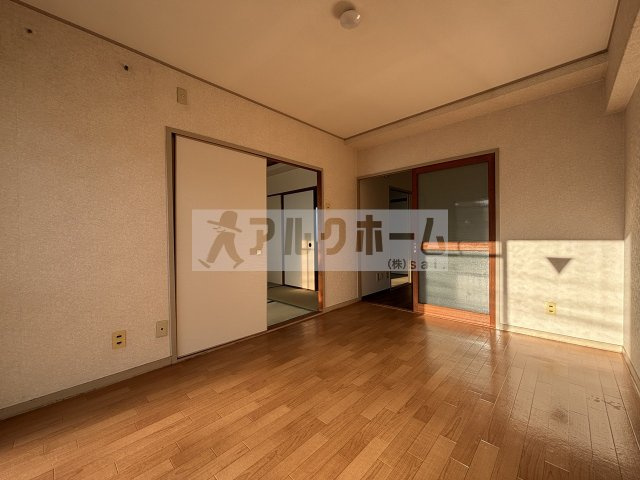 コーポ西村の居間・リビング