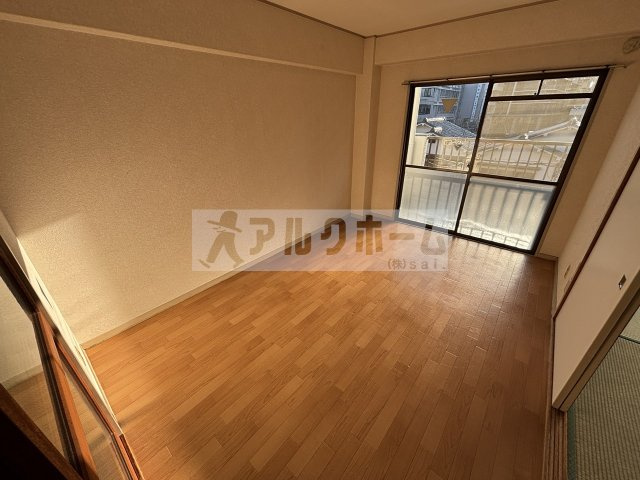 コーポ西村の居間・リビング