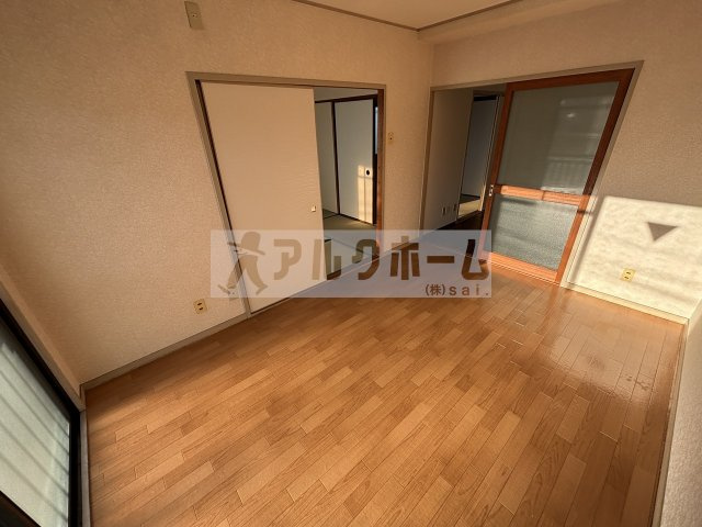 コーポ西村の居間・リビング