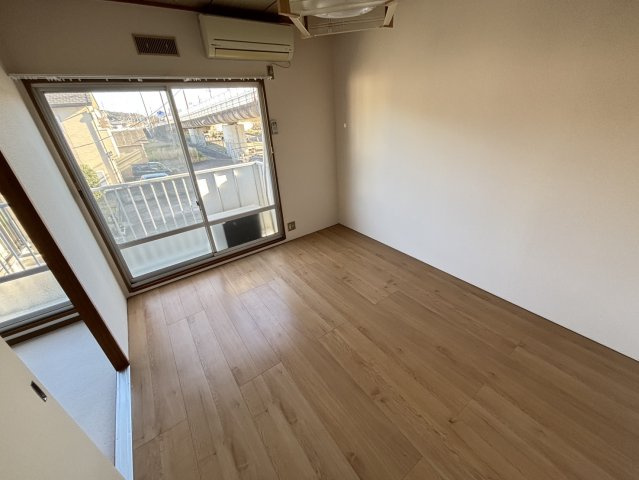 コーポあすなろの洋室