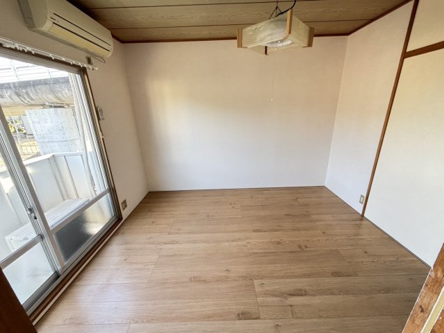 コーポあすなろの洋室