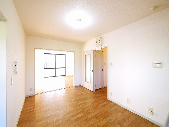 ジョイコートＢの居間・リビング|ゆったりとした居間です