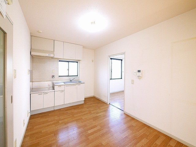 ジョイコートＢの居間・リビング|ゆったり過ごせる居間です