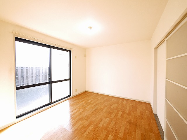 ジョイコートＢの洋室|使い勝手のいい洋室です