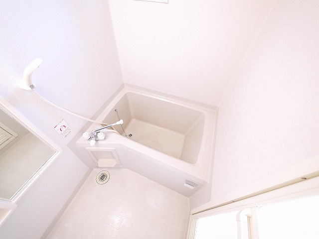 ジョイコートＢの浴室|日々の疲れを癒すお風呂付です