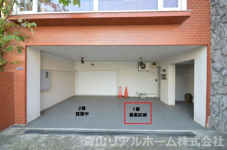 【駐車場】