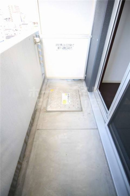 【バルコニー】 | プロスペース弁天 | 外からの目が気にならないバルコニーで洗濯物が干せます